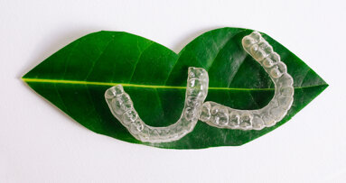Impress khởi động sáng kiến tái chế để loại bỏ các bộ niềng răng trong suốt ra khỏi bãi chôn lấp