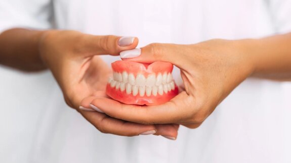 Предай нататък: Дигиталните технологии дават възможност за по-лесното изработване на снемаеми зъбни протези