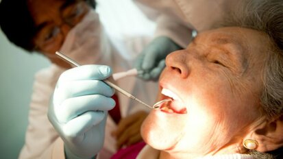 “Goede mondzorg voor thuiswonende kwetsbare oudere is medeverantwoordelijkheid tandarts”