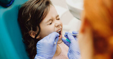 Žaloba tvrdí, že americký zubní lékař během ošetření zapálil ústa pacientky