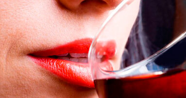 Il vino logora i denti più velocemente di quanto si pensasse, particolarmente esposti gli assaggiatori professionali