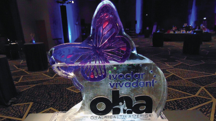 An ice sculpture greets attendees to the cocktail reception at the start of the OHA Gala & Benefit. (Photo: Fred Michmershuizen, DTA)