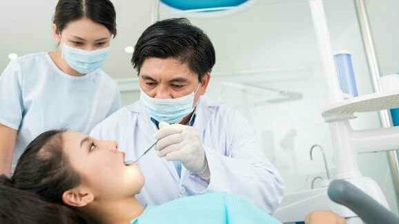 Malásia enfrenta escassez de mão de obra no setor odontológico
