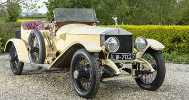 Rolls-Royce used as front-line dental surgery at auction