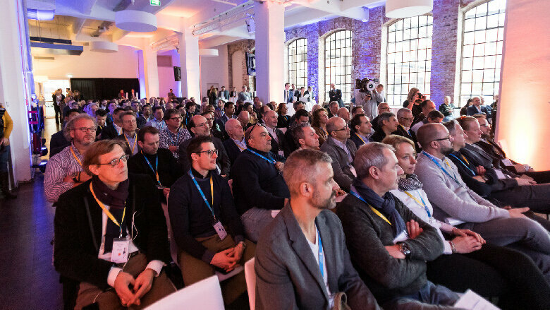Around 200 dentists and press representatives attended the event in Frankfurt. (Photograpah: Dentsply Sirona)