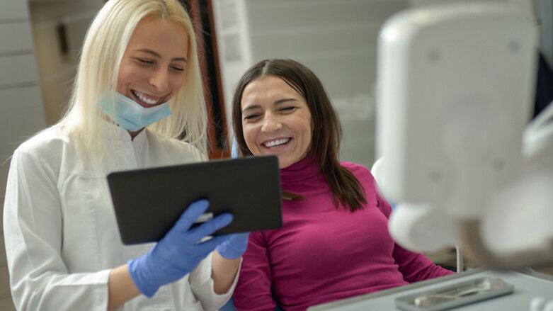 Wysoki stopień zadowolenia dentystów z wykonywanego zawodu