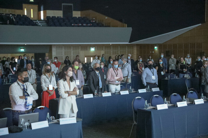 Attendees during a plenary session. 