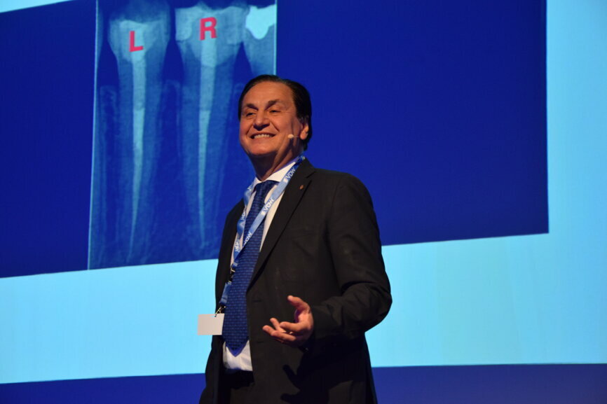 
Prof. Gianluca Gambarini presented on 2D versus 3D endodontics.
