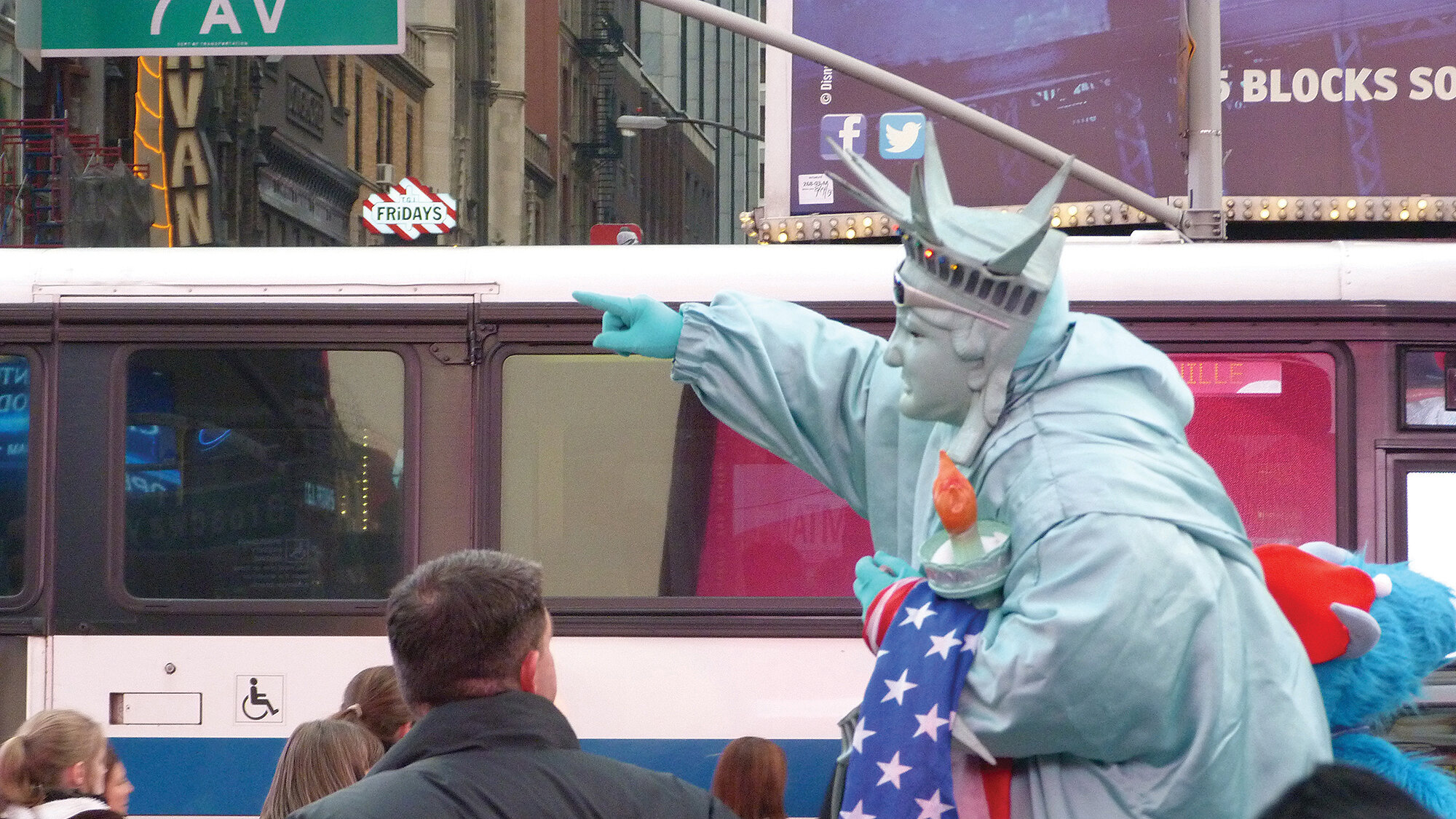 DT News US lessons from dueling ‘Lady Liberties