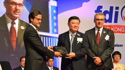 Конгресът на FDI беше официално открит, министърът на здравеопазването на Китай получи награда
