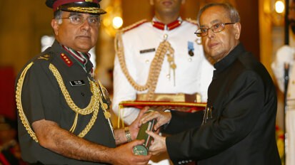 President of India gives highest defence award to Vimal Arora