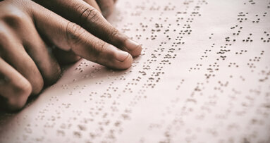 Primeiro livro em Braille de saúde bucal da Malásia entra no livro dos recordes