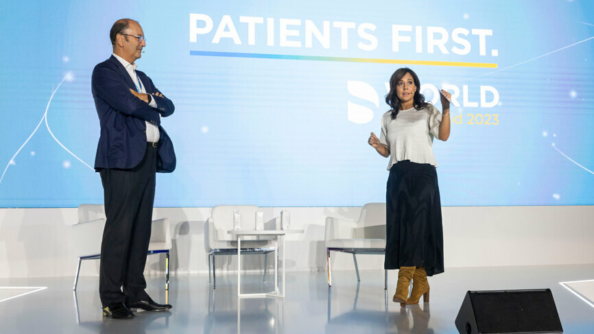 The plenary session was moderated by Prof. Miguel Roig and well-known Spanish journalist Mara Torres. (Image: Dentsply Sirona)