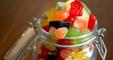 美国人为了口腔健康减少糖果的摄入