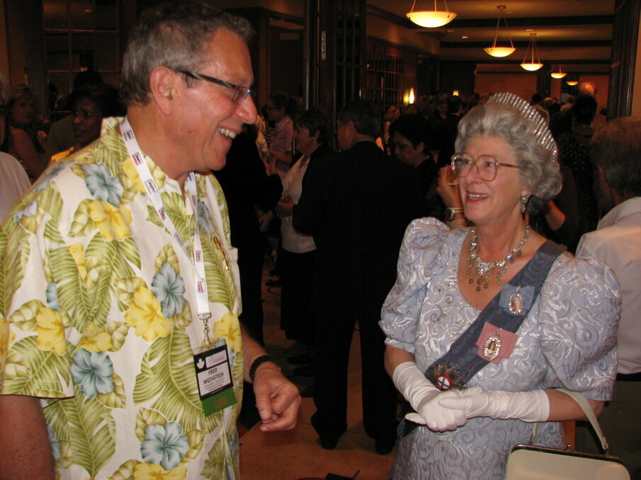 Dr. Fred Weinstein with ‘Queen Elizabeth,’ at the IFEA meeting in 2007.