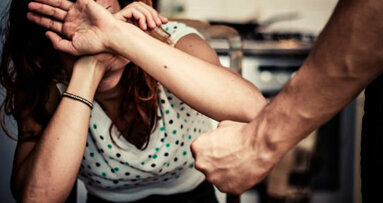 Per individuare i segni di violenza domestica occorre formare i dentisti