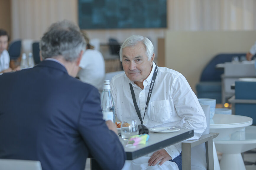 Dr Les Joffe, EAS CEO and executive secretary, at lunch.  (All images: Mauro Calvone)