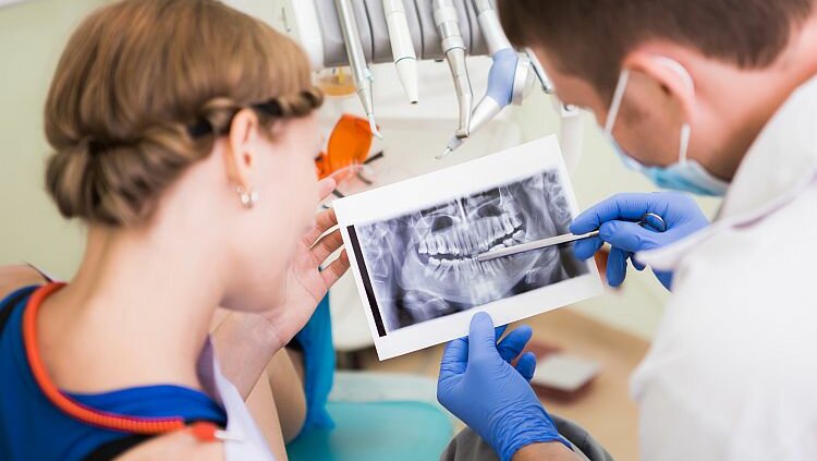 NZa en inspectie controleren op fraude met röntgenfoto’s bij kinderen