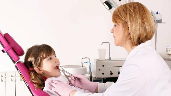 Pesquisa mostra diferenças entre dentistas mulheres e homens