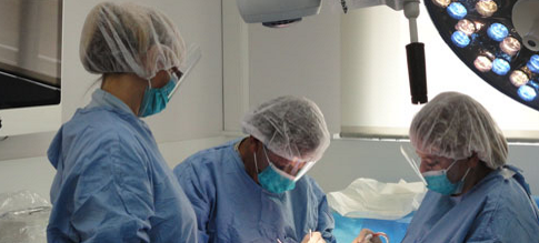 Dr Palacci performing surgery at his Brånemark Osseointegration centre, Marseille