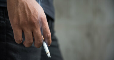 Tobacco smoking associated with periodontal pocket development