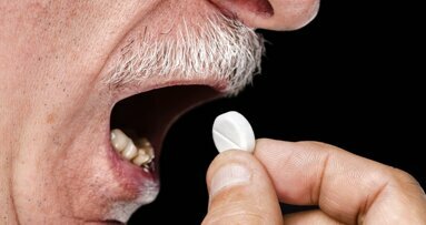 Negli anziani la secchezza orale può essere causata dai farmaci