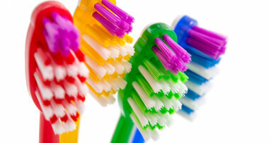 LZKH: Zahnbürsten nach Erkrankungen wechseln