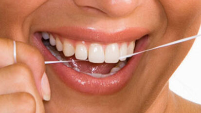 Study shows flossing can decrease the occurrence of gum disease-causing bacteria