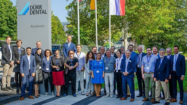 Dürr Dental holds first symposium for dental chains, clinics and health care centres