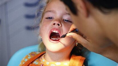 Προληπτικός οδοντιατρικός έλεγχος στα σχολεία του Αμαρουσίου