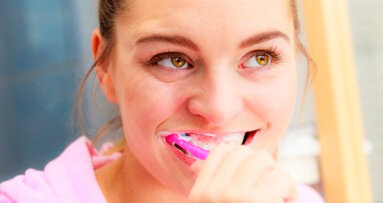 Il dentifricio antiplacca può ridurre il rischio di patologie cardiache e infarti