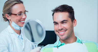 Odontoiatria estetica in ascesa: lo dice un sondaggio dell’American Academy of Cosmetic Dentistry