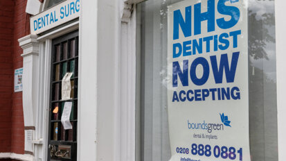 Survey shows UK periodontists feel let down by government and regulators during pandemic