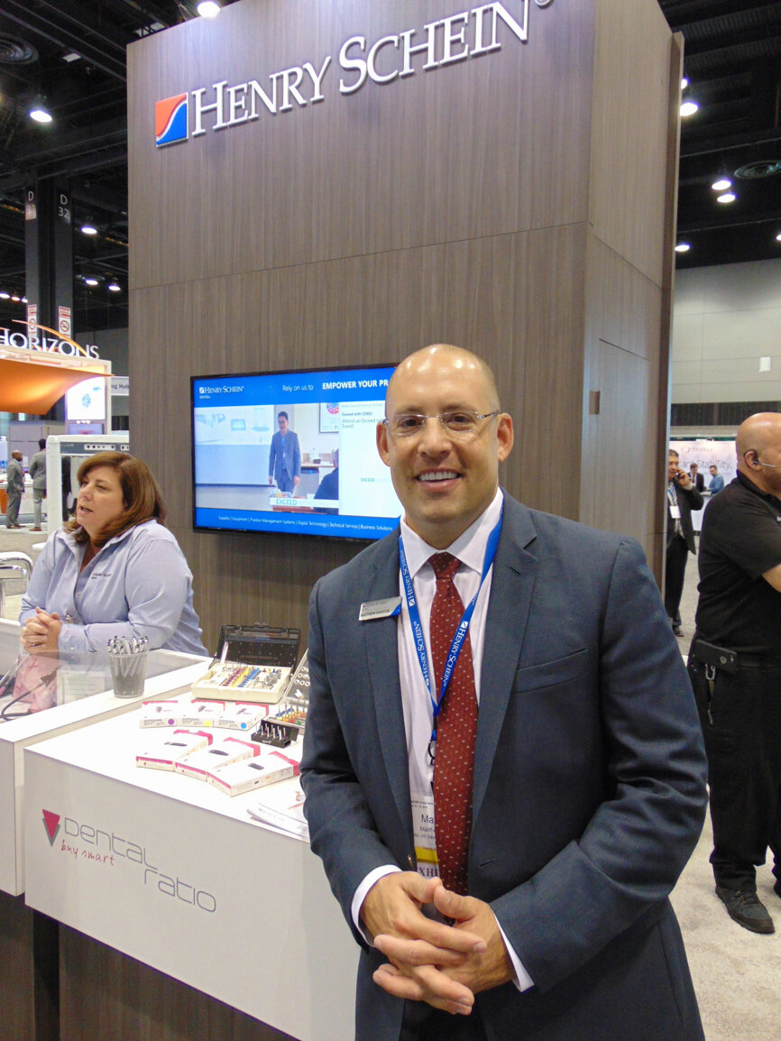 Matthew Kantor of Dental Ratio at the Henry Schein booth. (Photo by Fred Michmershuizen/Dental Tribune USA)
