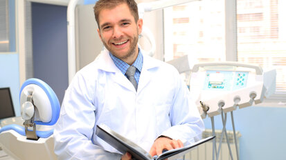 Medizinklimaindex: Zahnärzte blicken wieder optimistischer in die Zukunft