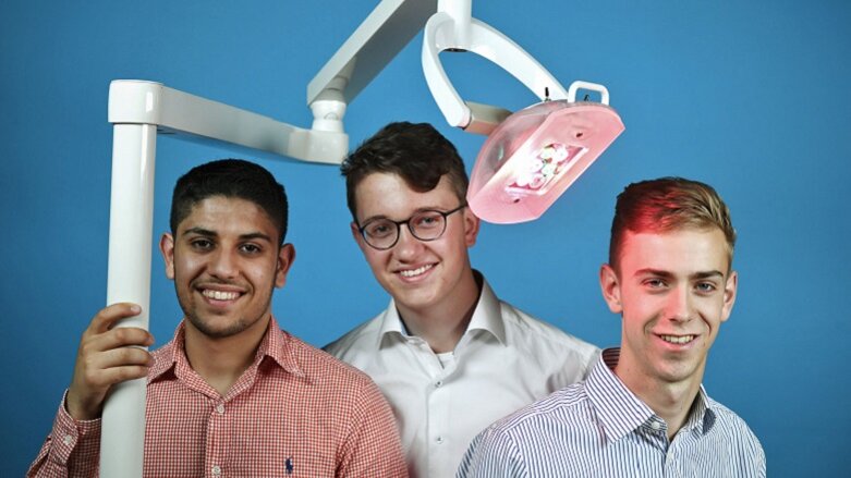 Young scientists develop improved dental operating light