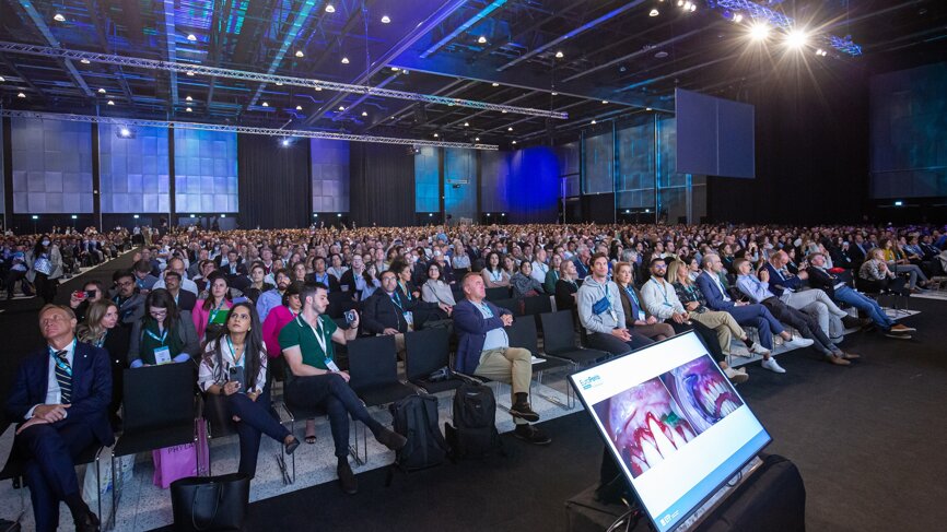 About 7,000 people attended EuroPerio10. (Image: EFP)