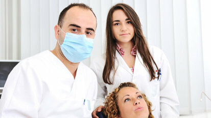 Les assistantes dentaires deviendraient des professionnelles de santé à part entière