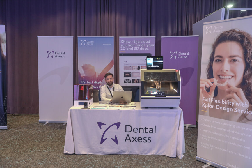 Exhibitors: DentalAxess booth.