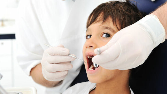 Consultas odontológicas preventivas podem não reduzir os custos para as crianças