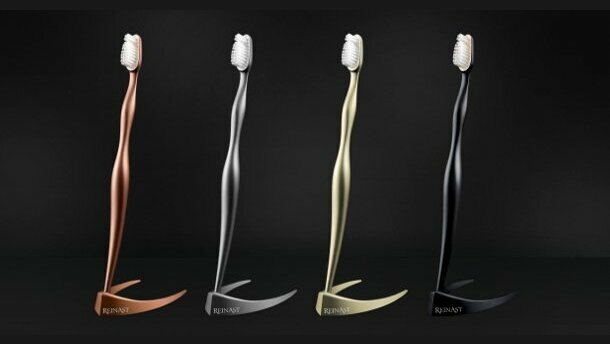 Une société allemande introduit une brosse à dents de luxe, disponible à partir de 3 200 euros