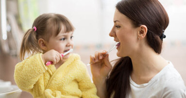 Un lien possible entre la perte de la dent chez les mères et la taille de la famille