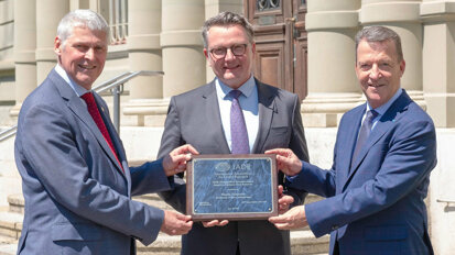 Prof. Martin Schimmel mit Distinguished Scientist Award ausgezeichnet