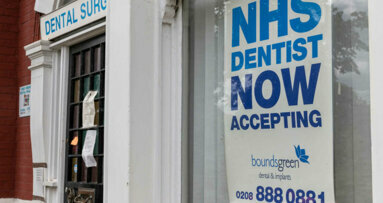 Pesquisa mostra periodontistas do Reino Unido decepcionados com o governo durante a pandemia