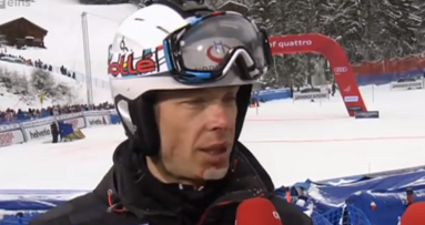 Skilegende Thomas Sykora schlägt sich Zahn aus