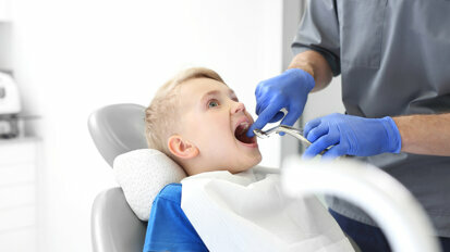 Più che dimezzate le estrazioni dentali pediatriche in Inghilterra