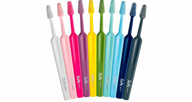 TePe introduce nuovi colori alla nota gamma di spazzolini TePe