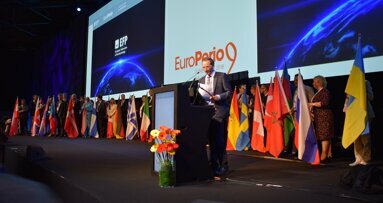 Latest Classification of Periodontal Diseases presented at Europerio9
