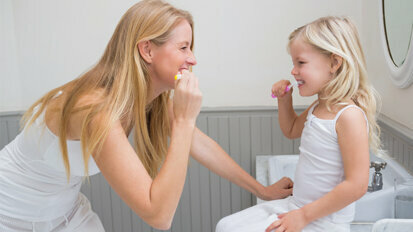 Vorbildfunktion bei der Mundhygiene: Wie die Mutter, so die Kinder?