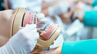 O COVID-19 e a educação odontológica: As faculdades de Odontologia admitirão novos alunos em 2021?